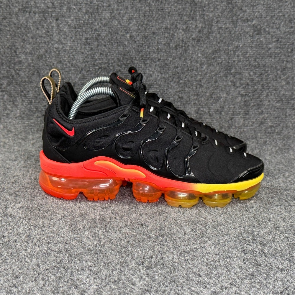 Nike Air VaporMax Plus Running Shoes Men's 7.5 Black Orange Fresh Athletic Retro